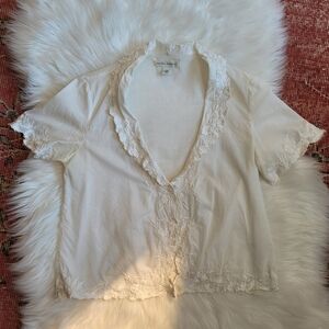 ❌️SOLD❌️Banana Republic embroidered tee